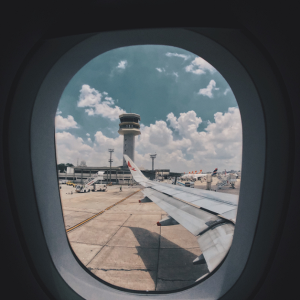 لماذا فرص العمل بالخارج أفضل من الداخل؟